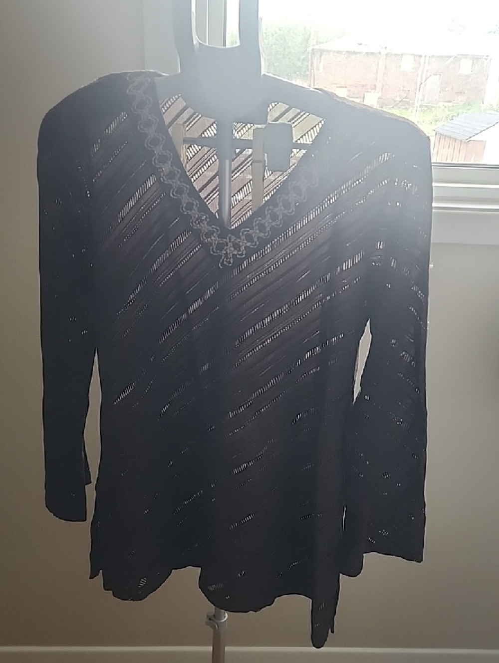 Donna BROWN Crochet V-Neck Long Sleeve Tunic